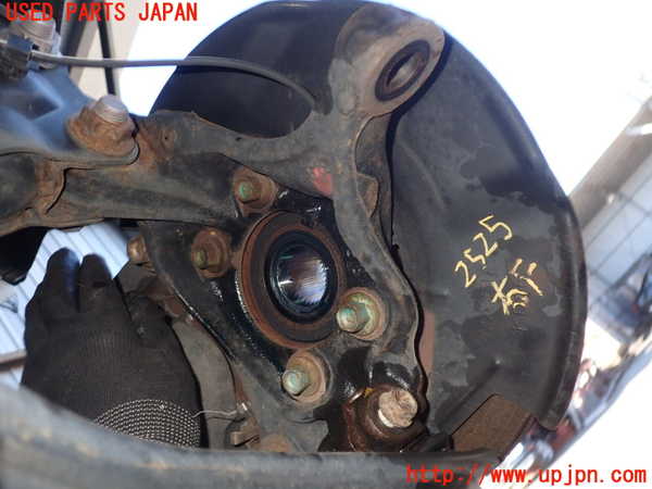 2UPJ-25254290]CX-5(KF2P)右フロントナックルハブ 中古_m0001.jpg