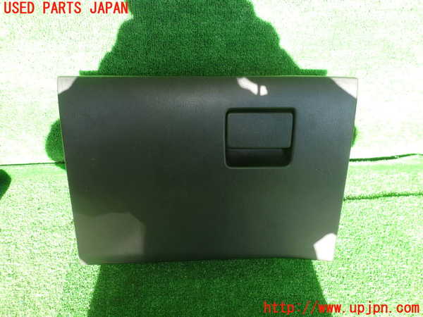 2UPJ-25257516]CX-5(KF2P)グローブボックス1 中古_m0001.jpg