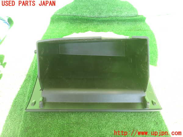 2UPJ-25257516]CX-5(KF2P)グローブボックス1 中古_m0002.jpg