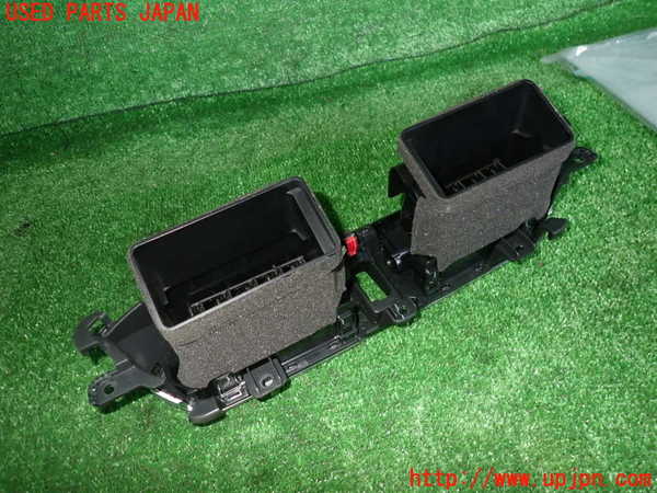 2UPJ-25257526]CX-5(KF2P)エアコン吹き出し口1 真中 中古_m0003.jpg