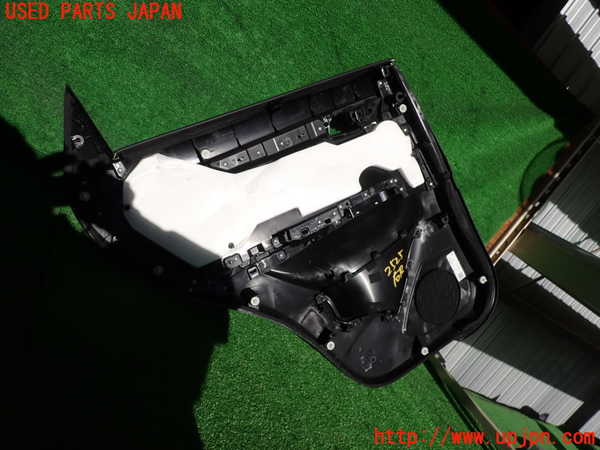 2UPJ-25251294]CX-5(KF2P)右後ドア内張り 中古_m0003.jpg