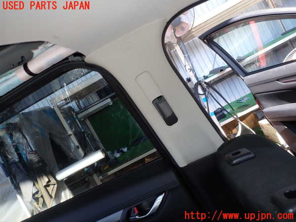 2UPJ-25257670]CX-5(KF2P)左センターピラートリム 中古_m0002.jpg