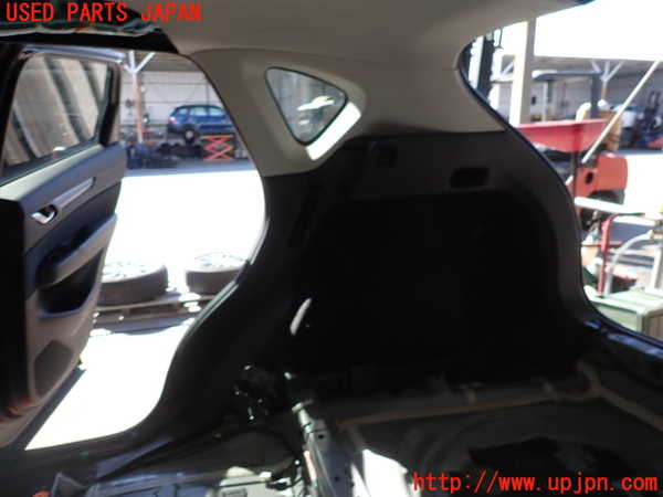 2UPJ-25257675]CX-5(KF2P)右リアピラートリム 中古_m0001.jpg
