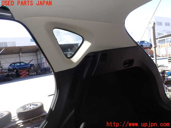 2UPJ-25257675]CX-5(KF2P)右リアピラートリム 中古_m0002.jpg