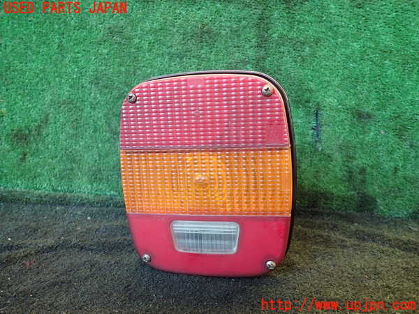 1UPJ-25261530]ジープ・ラングラー(TJ40S)右テールランプ 中古_m0001.jpg