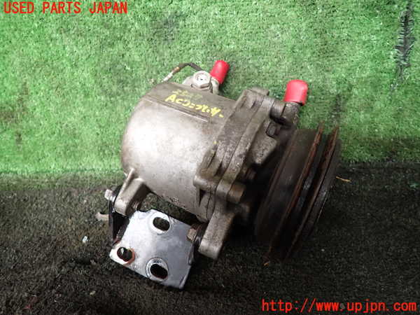 5UPJ-25276025]VW ビートル(タイプ1)(不明)エアコンコンプレッサー 中古_m0002.jpg