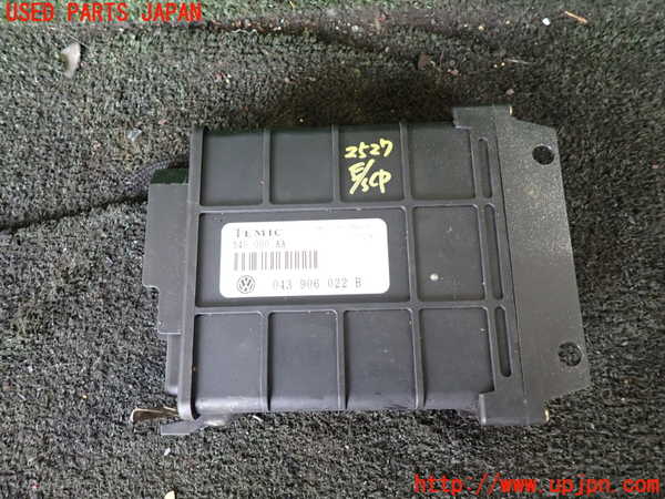 1UPJ-25276110]VW ビートル(タイプ1)(不明)エンジンコンピューター 中古_m0001.jpg