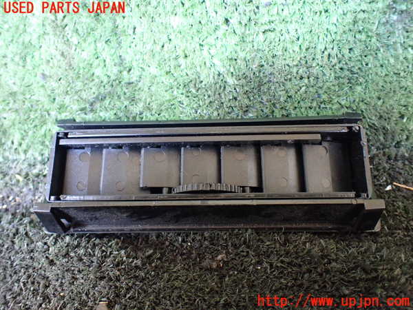 5UPJ-25277528]VW ビートル(タイプ1)(不明)エアコン吹き出し口3 (真中) 中古_m0002.jpg