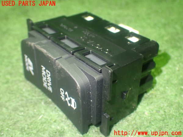 1UPJ-25286310]アクア(AQUA)(MXPK11)スイッチ5 (VSC OFF・走行モード) 中古_m0002.jpg