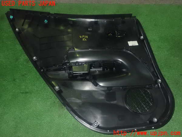 1UPJ-25281294]アクア(AQUA)(MXPK11)右後ドア内張り 中古_m0002.jpg