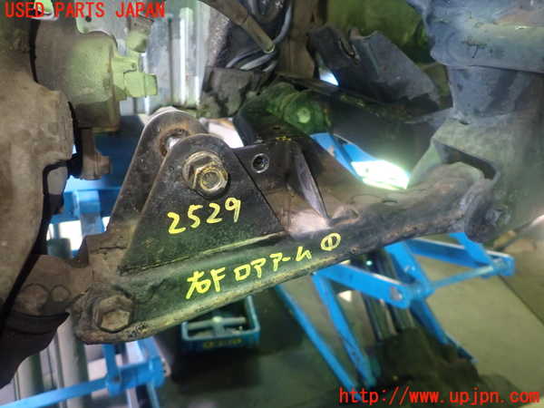 5UPJ-25295176]カプチーノ(EA11R)右フロントロアアーム1 中古_m0001.jpg