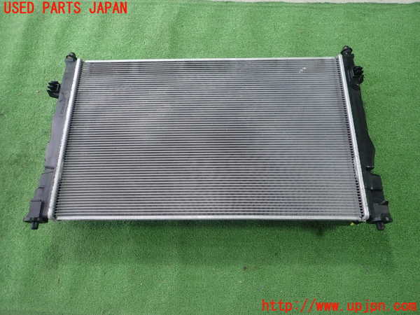 5UPJ-25302321]プリウス(MXWH60)ラジエーター1 中古_m0002.jpg