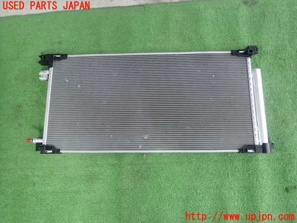 5UPJ-25306031]プリウス(MXWH60)エアコンコンデンサー1 中古_m0002.jpg