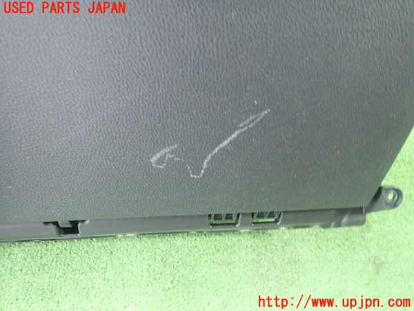 1UPJ-25307516]プリウス(MXWH60)グローブボックス1 中古_m0002.jpg