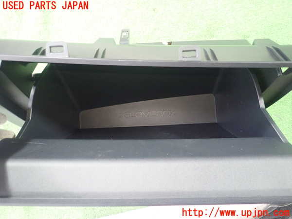 1UPJ-25307516]プリウス(MXWH60)グローブボックス1 中古_m0003.jpg
