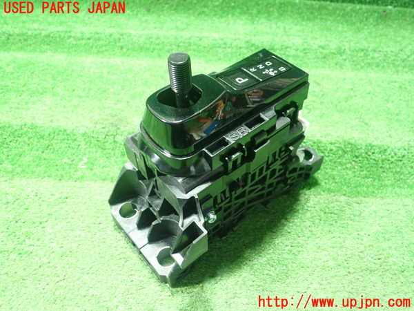 1UPJ-25307555]プリウス(MXWH60)ATシフトレバー 中古_m0002.jpg