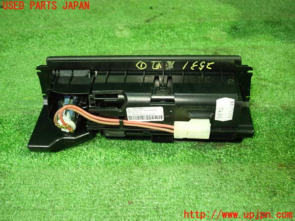 1UPJ-25317821]BMW 650i クーペ E63 (EH48)灰皿1 中古_m0004.jpg