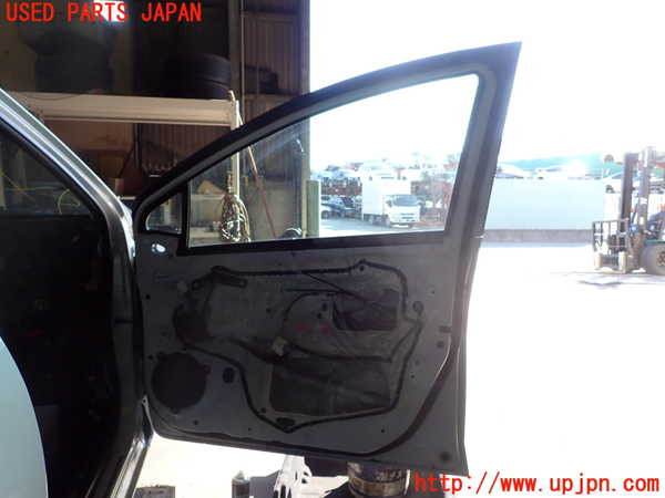 5UPJ-25331230]アクア(AQUA)(NHP10)右前ドア M2H3K 中古_m0004.jpg