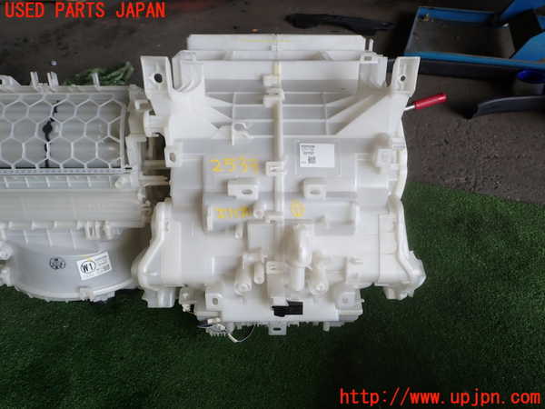 5UPJ-25336081]アクア(AQUA)(NHP10)エバポレーター1 中古_m0002.jpg