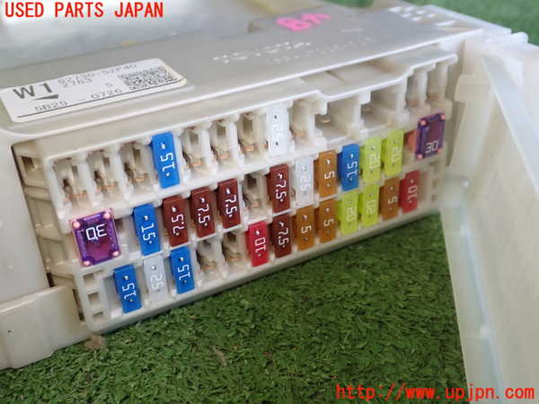1UPJ-25336742]アクア(AQUA)(NHP10)ヒューズボックス2 中古_m0003.jpg