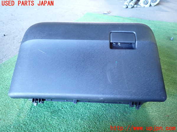 1UPJ-25337516]アクア(AQUA)(NHP10)グローブボックス1 中古_m0001.jpg