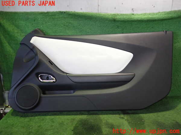2UPJ-25341234]シボレー・カマロ(不明)右ドア内張り 中古_m0001.jpg
