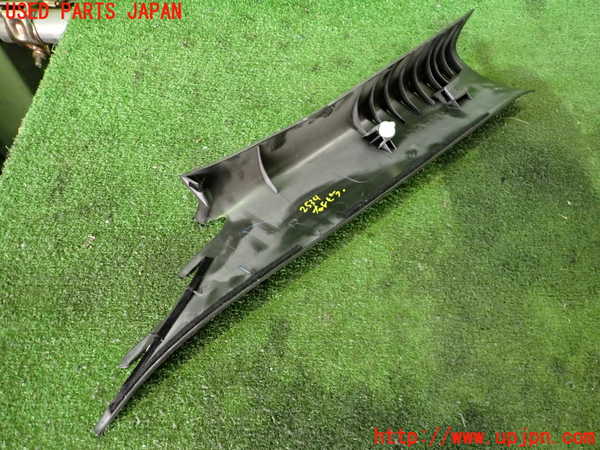 2UPJ-25347655]シボレー・カマロ(不明)右フロントピラートリム 中古_m0003.jpg