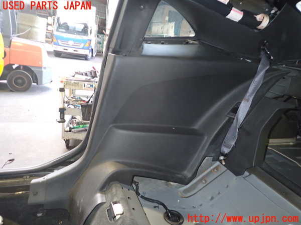 2UPJ-25347675]シボレー・カマロ(不明)右リアピラートリム 中古_m0003.jpg