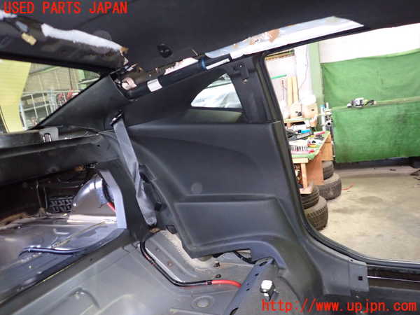 2UPJ-25347680]シボレー・カマロ(不明)左リアピラートリム 中古_m0001.jpg