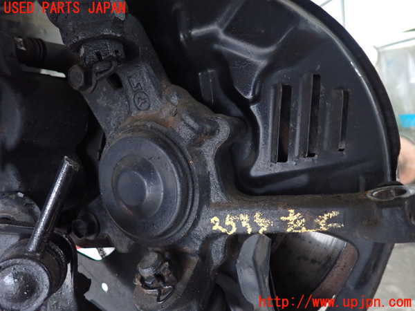 2UPJ-25354295]ソアラ(JZZ31)左フロントナックルハブ 中古_m0002.jpg