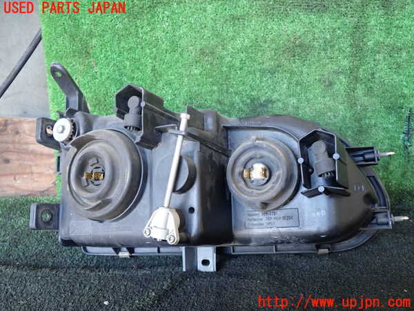 1UPJ-25361132]デリカ スペースギア(PD6W)左ヘッドライト ハロゲン 中古_m0003.jpg