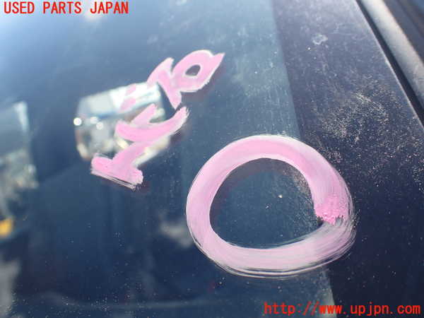 5UPJ-25361195]デリカ スペースギア(PD6W)フロントガラス 43R-006261 中古_m0002.jpg