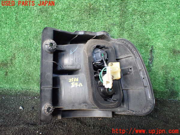 1UPJ-25361536]デリカ スペースギア(PD6W)左テールランプ 中古_m0003.jpg
