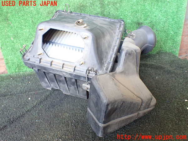 1UPJ-25362560]デリカ スペースギア(PD6W)エアクリーナーボックス 中古_m0002.jpg
