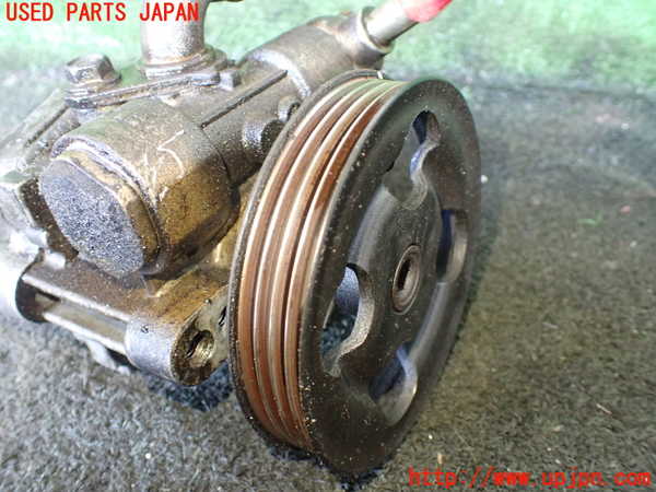 5UPJ-25364250]デリカ スペースギア(PD6W)パワステポンプ 中古_m0003.jpg