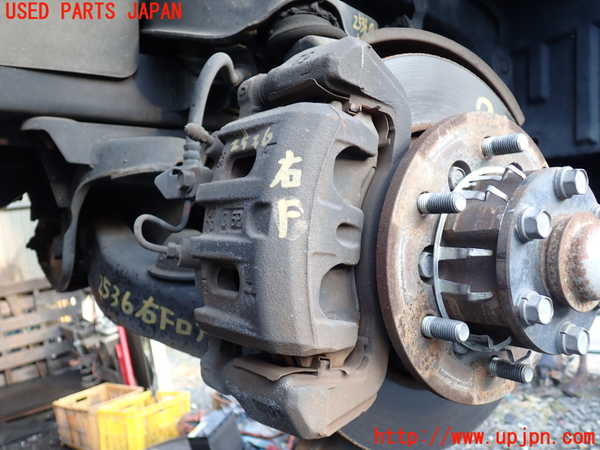 5UPJ-25364080]デリカ スペースギア(PD6W)右フロントキャリパー 中古_m0001.jpg