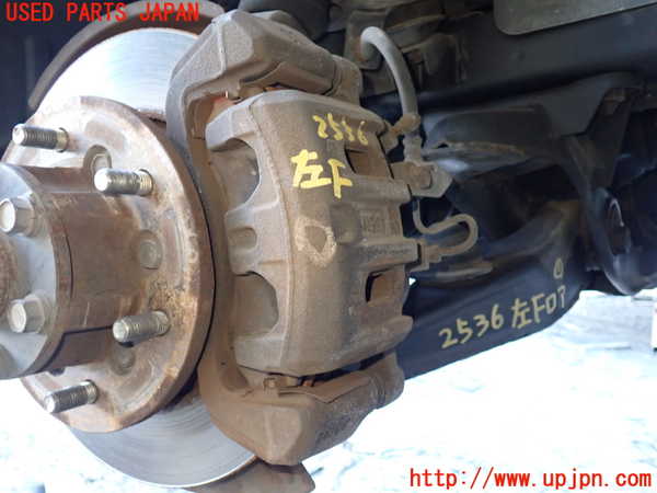 5UPJ-25364085]デリカ スペースギア(PD6W)左フロントキャリパー 中古_m0001.jpg