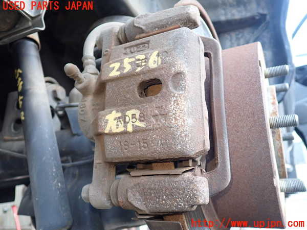 1UPJ-25364090]デリカ スペースギア(PD6W)右リアキャリパー 中古_m0001.jpg