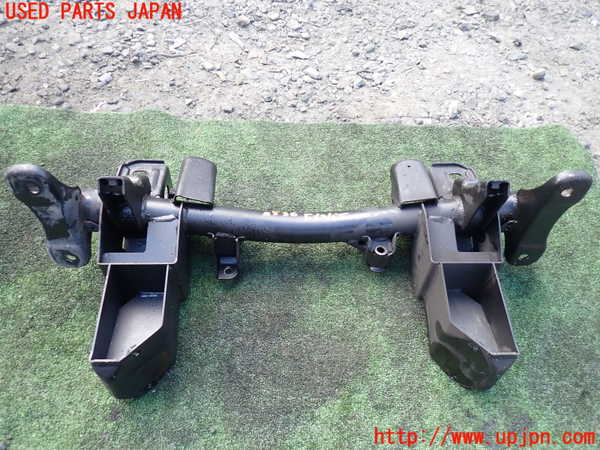 5UPJ-25365285]デリカ スペースギア(PD6W)フロントメンバー 中古_m0001.jpg