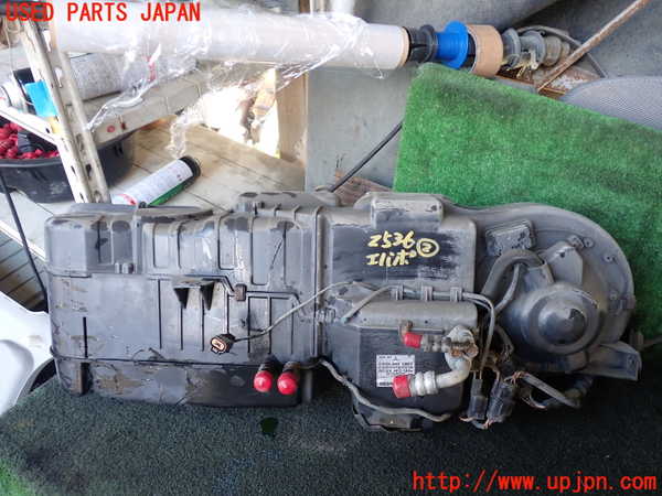 5UPJ-25366082]デリカ スペースギア(PD6W)エバポレーター2 (リヤ) 中古_m0001.jpg