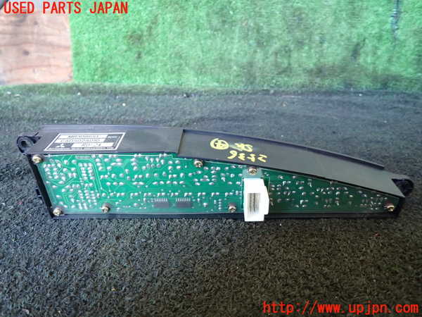 1UPJ-25366309]デリカ スペースギア(PD6W)スイッチ4 (リヤエアコン) 中古_m0002.jpg