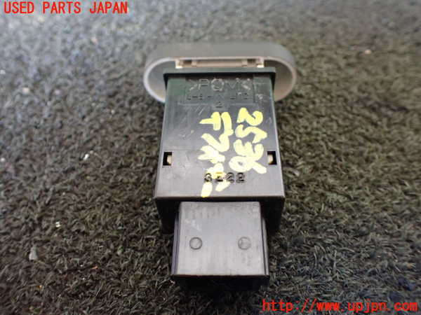 5UPJ-25366300]デリカ スペースギア(PD6W)デフォッガースイッチ 中古_m0002.jpg