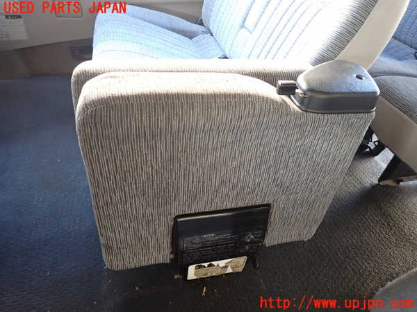 1UPJ-25367125]デリカ スペースギア(PD6W)2列目シート 中古_m0005.jpg