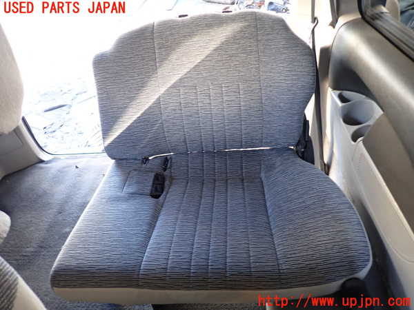 5UPJ-25367265]デリカ スペースギア(PD6W)左3列目シート 中古_m0001.jpg