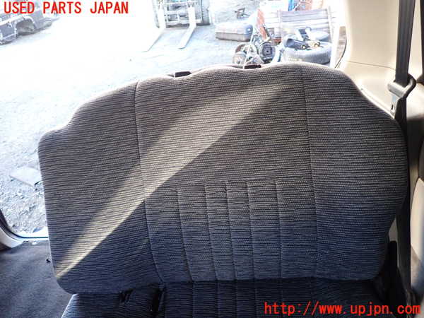 5UPJ-25367265]デリカ スペースギア(PD6W)左3列目シート 中古_m0002.jpg