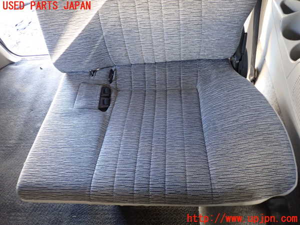 5UPJ-25367265]デリカ スペースギア(PD6W)左3列目シート 中古_m0003.jpg