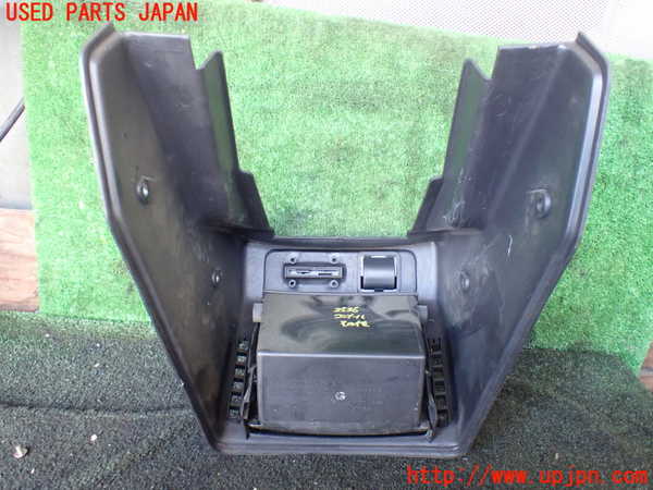 1UPJ-25367549]デリカ スペースギア(PD6W)コンソール 中古_m0004.jpg