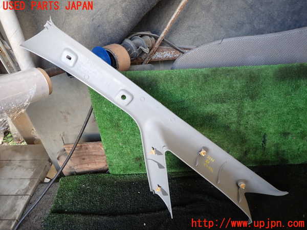 1UPJ-25367655]デリカ スペースギア(PD6W)右フロントピラートリム 中古_m0003.jpg