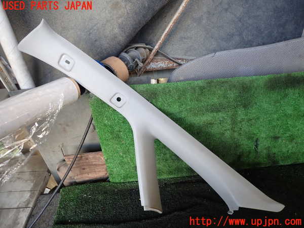 1UPJ-25367660]デリカ スペースギア(PD6W)左フロントピラートリム 中古_m0001.jpg