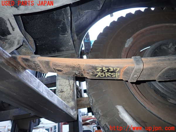 1UPJ-25375100]三菱ジープ(J56)右リアスプリング (リーフスプリング) 中古_m0002.jpg